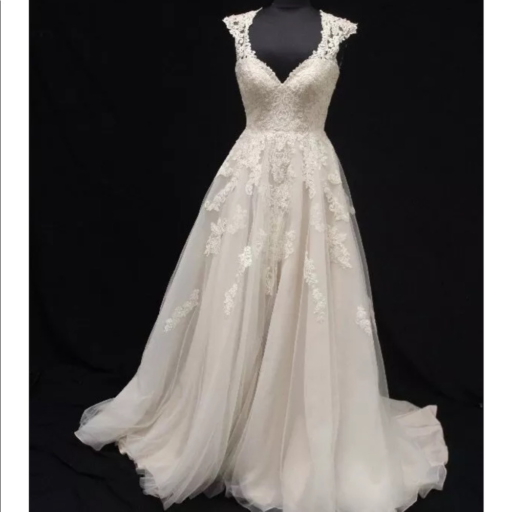 Stella York Wedding Dress- Size 8, Style 6391